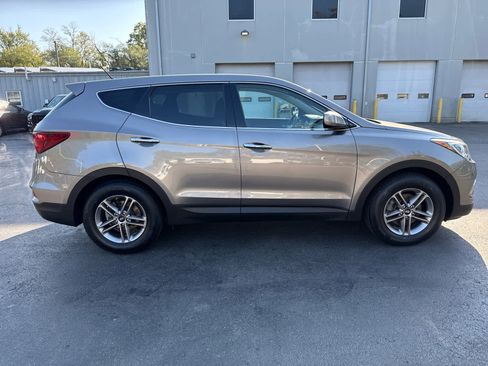 Used 2018 Hyundai Santa Fe Sport image 2