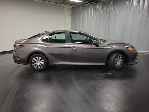 Used 2022 Toyota Camry LE FWD image 9