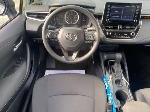 Used 2021 Toyota Corolla LE image 10