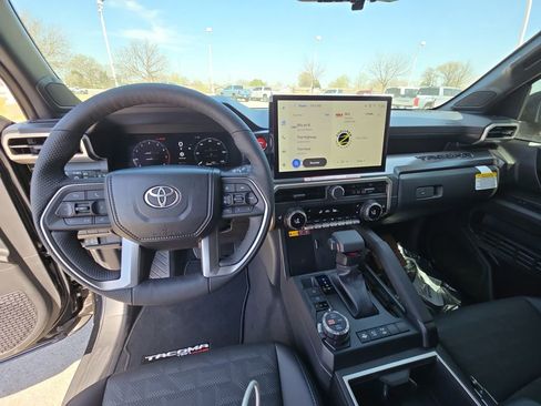 New 2026 Toyota Tacoma TRD Off-Road w/ TRD Off Road Premium Package AWD/4WD image 21