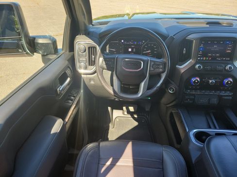 Used 2021 GMC Sierra 3500 Denali w/ Denali Black Diamond Edition AWD/4WD image 19