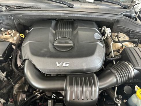 Used 2014 Jeep Grand Cherokee Overland AWD/4WD image 34