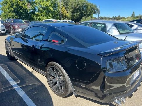 Used 2013 Ford Mustang GT Premium w/ Comfort Pkg RWD image 6