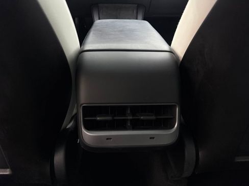 Used 2021 Tesla Model Y Long Range AWD/4WD image 68