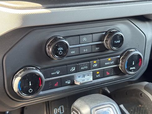 Used 2022 Ford Bronco Big Bend w/ Sasquatch Package AWD/4WD image 23