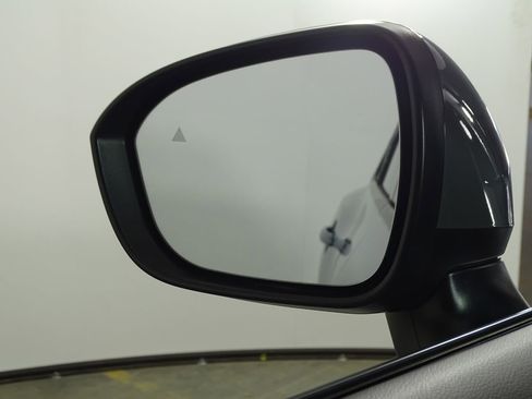 Used 2021 Nissan Rogue SL image 41