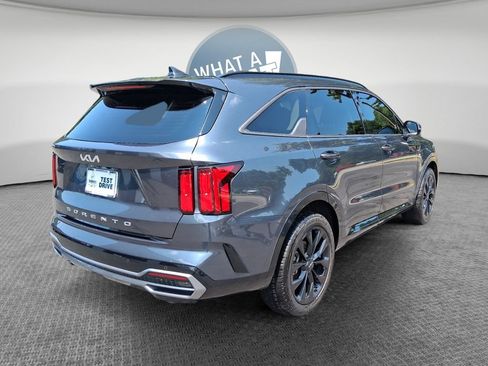 Used 2022 Kia Sorento SX FWD image 3