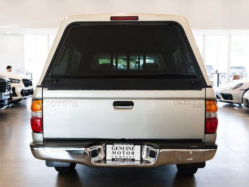 Used 2004 Toyota Tacoma 2WD Xtracab image 5