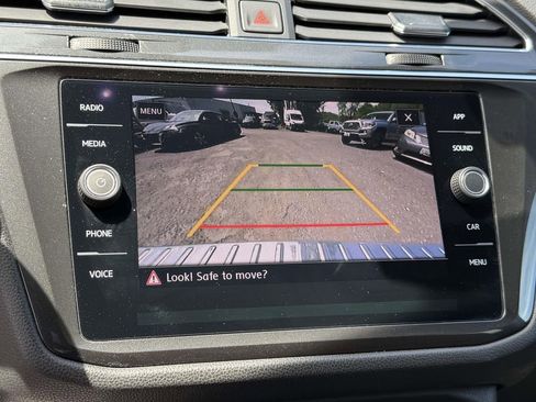 Used 2019 Volkswagen Tiguan SE AWD/4WD image 30