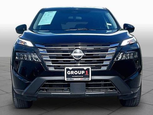 Certified 2025 Nissan Rogue SV FWD image 4