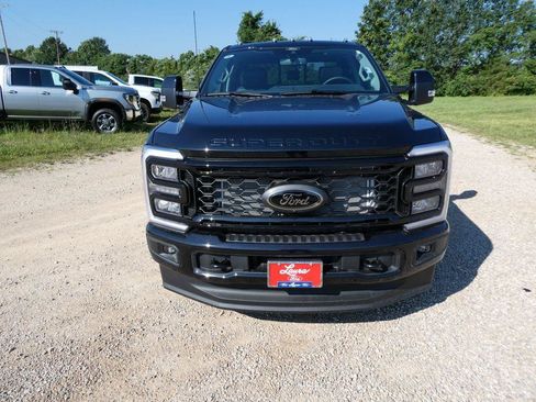 New 2026 Ford F250 Lariat w/ Black Appearance Package AWD/4WD image 10