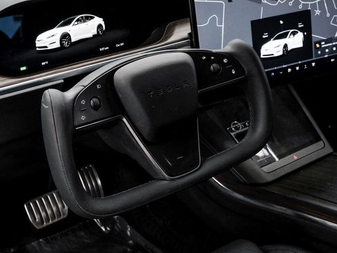 Used 2023 Tesla Model S image 23