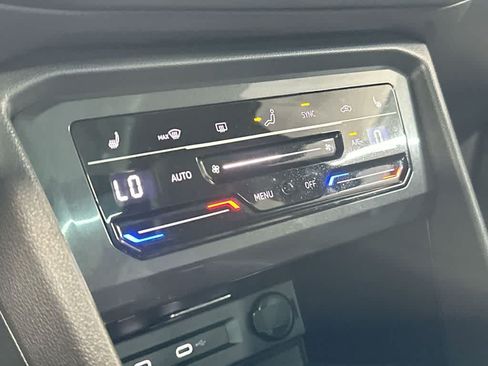 Certified 2024 Volkswagen Tiguan SE R-Line FWD image 19