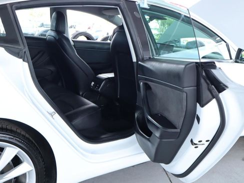 Used 2018 Tesla Model 3 Mid Range RWD image 35