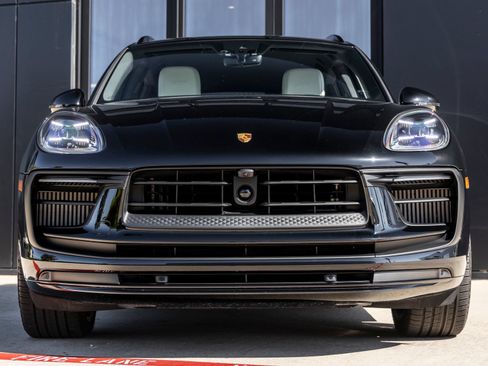 Certified 2025 Porsche Macan GTS AWD/4WD image 8