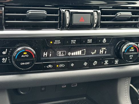 New 2025 Nissan Pathfinder Platinum image 25