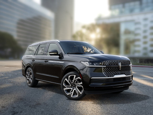 New 2027 Lincoln Navigator Reserve AWD/4WD image 5