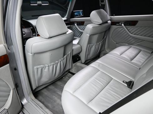 Used 1991 Mercedes-Benz 560 SEL image 48