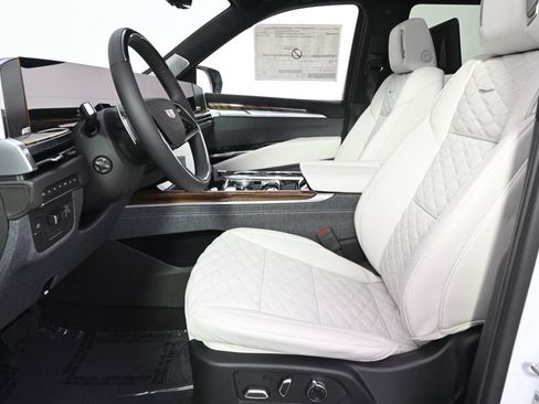 New 2026 Cadillac Escalade Platinum Sport w/ LPO, ONYX Package AWD/4WD image 13