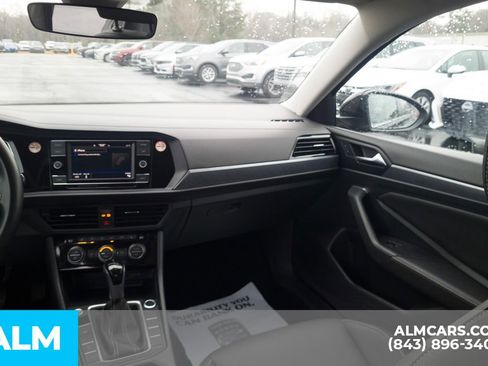 Used 2024 Volkswagen Jetta SE FWD image 18