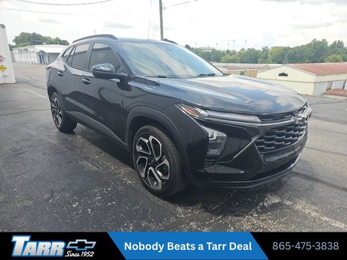 Used 2024 Chevrolet Trax RS w/ Driver Confidence Package FWD image 1