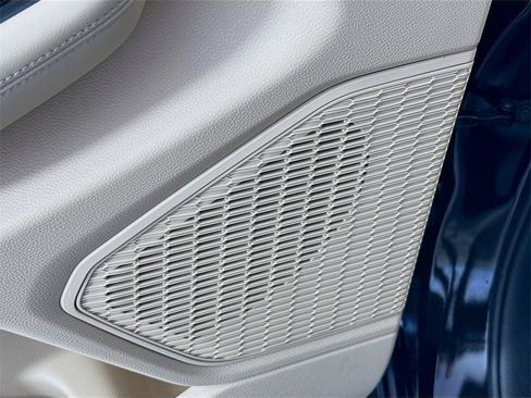 New 2025 Jeep Grand Cherokee Limited w/ Luxury Tech Group II image 18