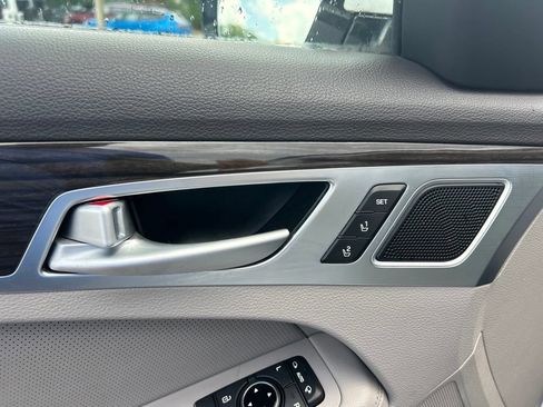 Used 2018 Genesis G80 3.8 RWD image 34
