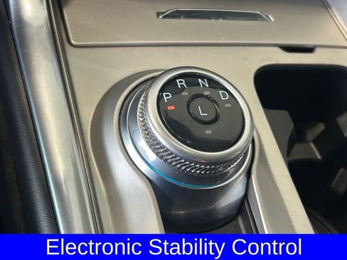 Used 2022 Ford Explorer XLT w/ Equipment Group 202A image 13