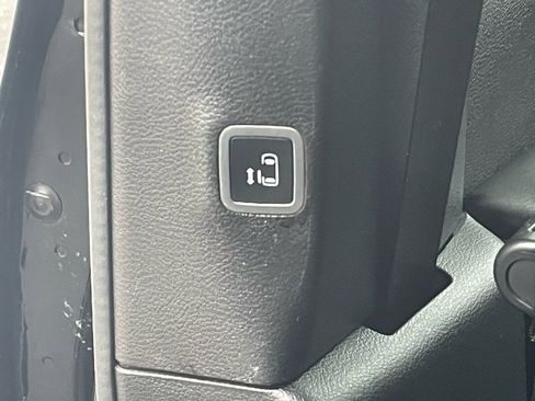 Used 2019 Chrysler Pacifica Touring-L Plus w/ Advanced Safetytec Group image 31