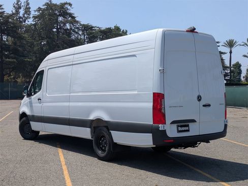 New 2025 Mercedes-Benz Sprinter 3500 image 2