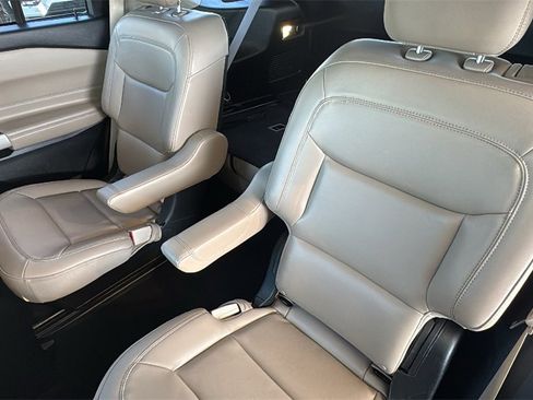 Certified 2022 Ford Explorer XLT w/ Equipment Group 202A image 23