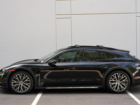 Used 2023 Porsche Taycan 4 Cross Turismo w/ Premium Package AWD/4WD image 48