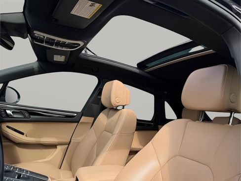 Used 2021 Porsche Macan S image 20