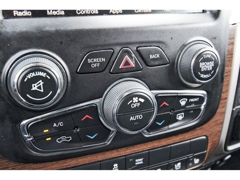 Used 2017 RAM 1500 Laramie AWD/4WD image 25