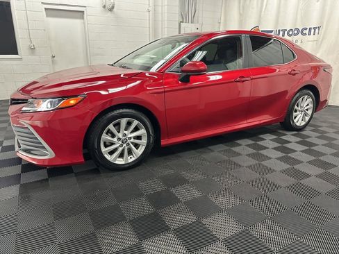 Used 2023 Toyota Camry LE AWD/4WD image 5