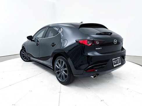 Used 2019 MAZDA MAZDA3 Hatchback w/ Preferred Package image 2