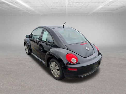 Used 2008 Volkswagen Beetle S FWD image 6