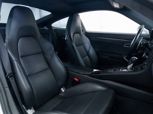 Used 2014 Porsche 911 Turbo S image 17