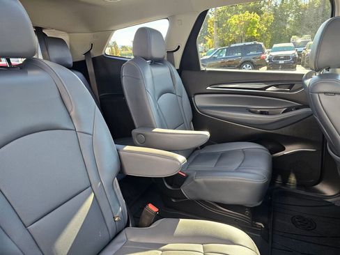 Used 2021 Buick Enclave Premium image 11