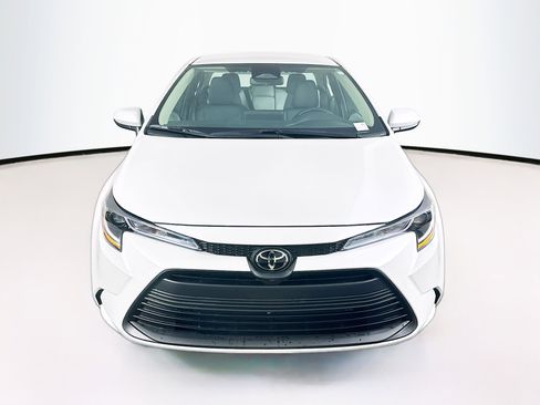 Used 2026 Toyota Corolla LE FWD image 2