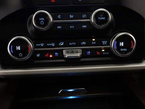 Certified 2023 Ford Expedition Limited image 25