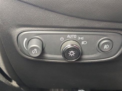 Used 2021 Chevrolet Equinox LT image 27