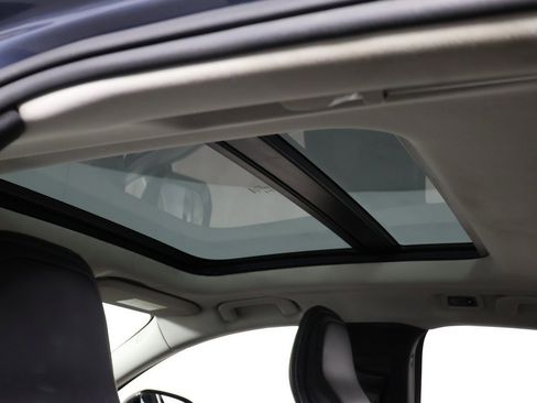 Used 2019 Volvo S60 T5 R-Design image 19