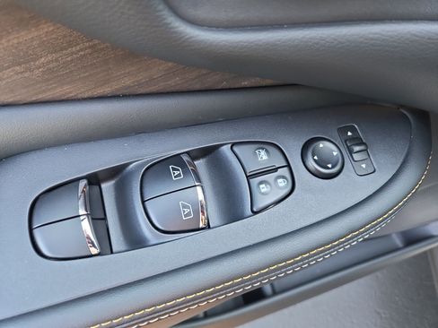 Certified 2024 Nissan Murano Platinum w/ Cargo Package image 16