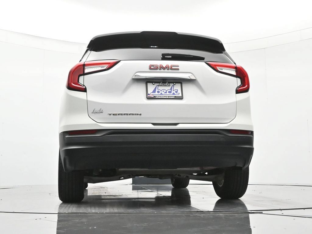 Used 2024 GMC Terrain SLE FWD image 41