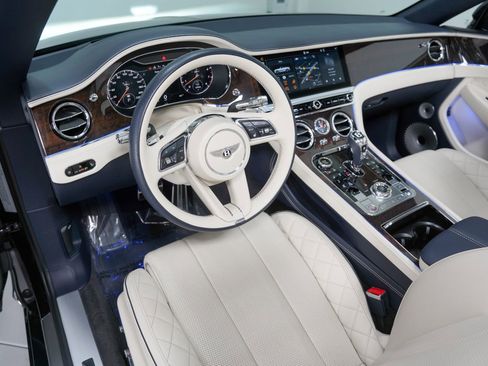 Used 2021 Bentley Continental GT V8 image 40