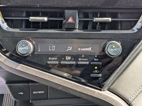 Used 2021 Toyota Camry SE FWD image 16