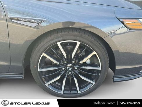Used 2025 Honda Accord Touring image 7