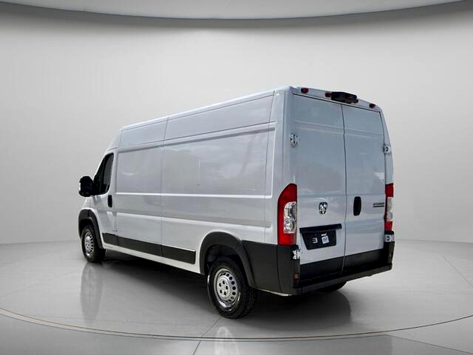 Used 2024 RAM ProMaster 2500 w/ Convenience Group FWD image 4