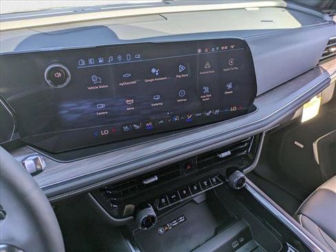 New 2025 Chevrolet Suburban Premier image 12